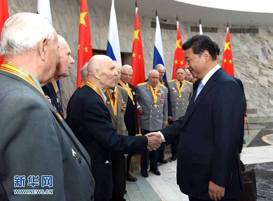 شي جين بينغ يلتقي مع قدامى الجنود الروس في موسكو