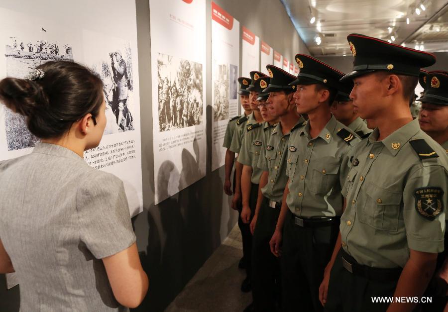 （抗战胜利70周年）（1）甘肃省博物馆举办纪念抗战胜利70周年大型图片展