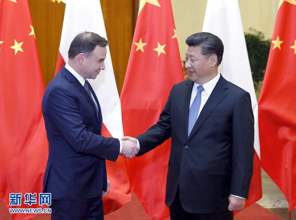 الرئيس الصيني يعقد محادثات مع الرئيس البولندي