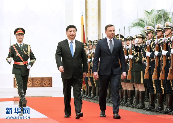 الرئيس الصيني يعقد محادثات مع الرئيس البولندي