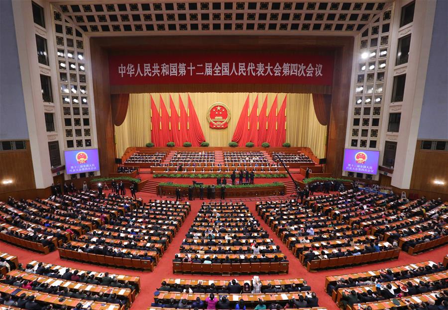 （两会·人大闭幕）（7）十二届全国人大四次会议在北京闭幕
