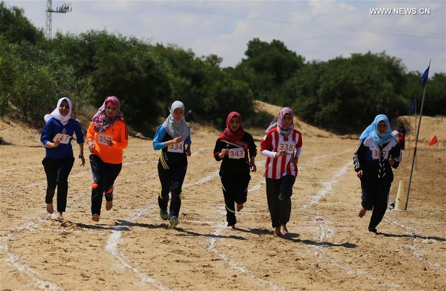 (SP)MIDEAST-GAZA-YOUNG RUNNER