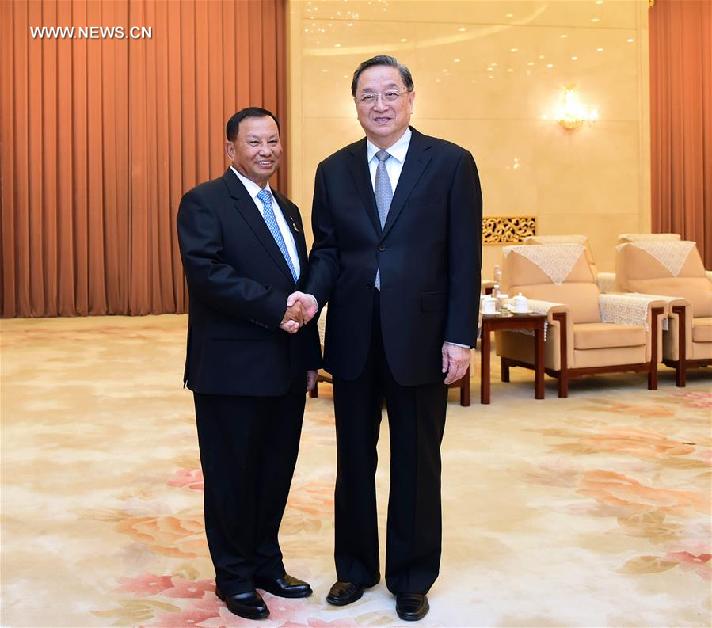 （时政）俞正声会见柬埔寨参议院主席赛冲