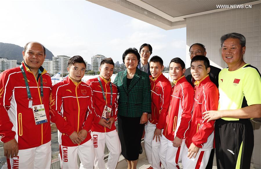 （XHDW）（1）刘延东在里约奥运村看望中国体育代表团