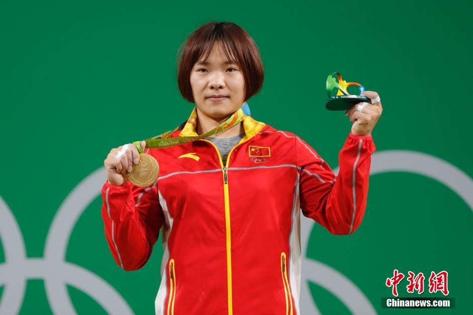الصين تحرز ميدالية ذهبية في منافسات رفع الأثقال للسيدات فئة 69 كيلوغراما