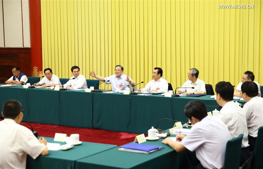 （时政）俞正声出席政协第十二届全国委员会常务委员会第十七次会议专题分组讨论