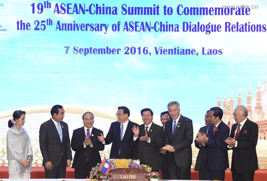 （时政）（2）李克强出席中国－东盟建立对话关系25周年纪念仪式