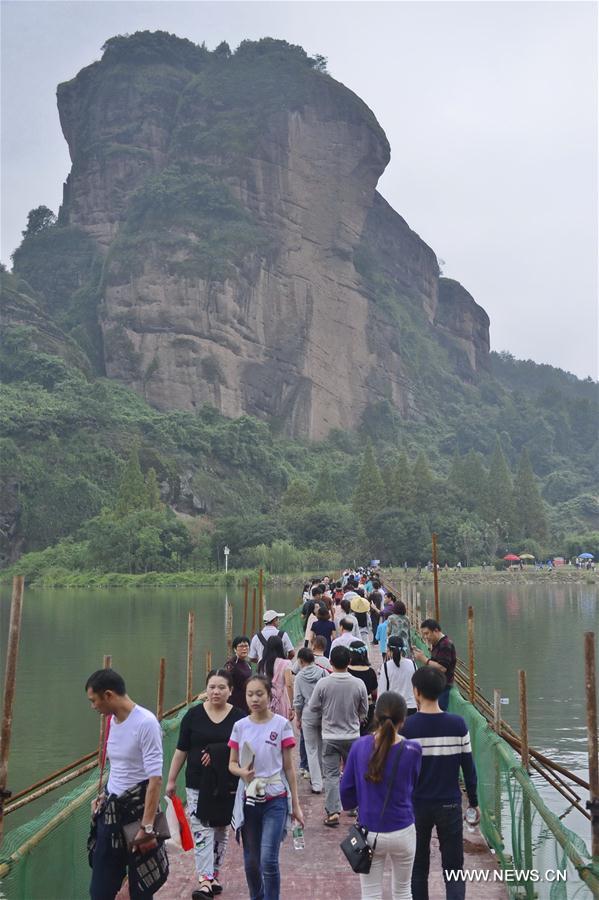 （社会）（6）国庆旅游市场持续升温