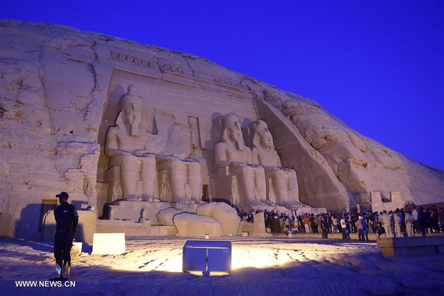 （国际）（2）埃及阿布·辛拜勒神庙迎来“日光节” 
