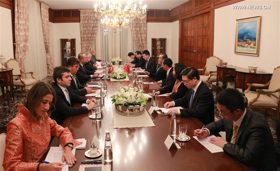الصورة: وزير الخارجية التركي يجتمع مع نظيره الصيني في أنقرة