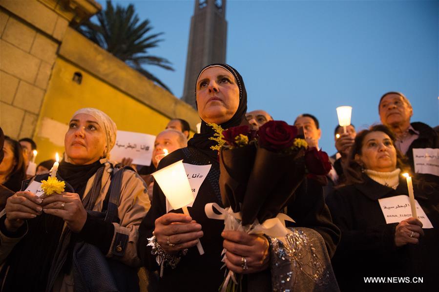 （国际）（2）埃及民众烛光悼念教堂爆炸案遇难者