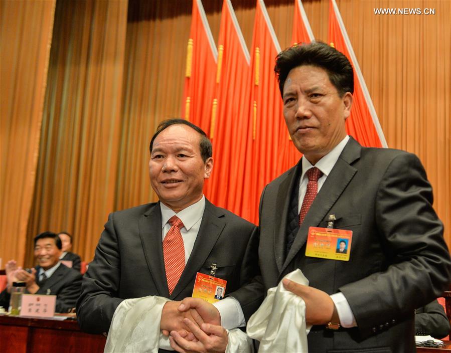 （XHDW）洛桑江村当选西藏自治区人大常委会主任 齐扎拉当选西藏自治区主席
