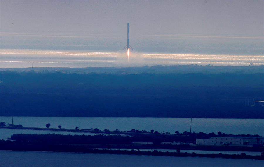（外代一线）（3）美私企“猎鹰9”火箭再次发射成功并实现陆地回收 