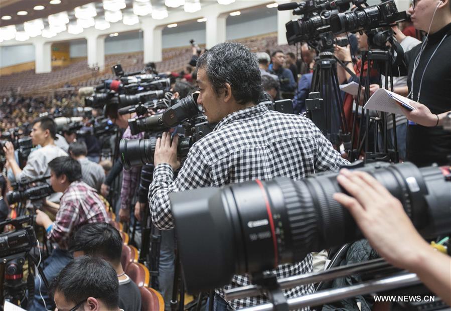 （两会·政协开幕）（10）全国政协十二届五次会议在京开幕