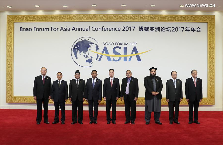 （时政）（1）张高丽出席博鳌亚洲论坛2017年年会开幕式并发表主旨演讲