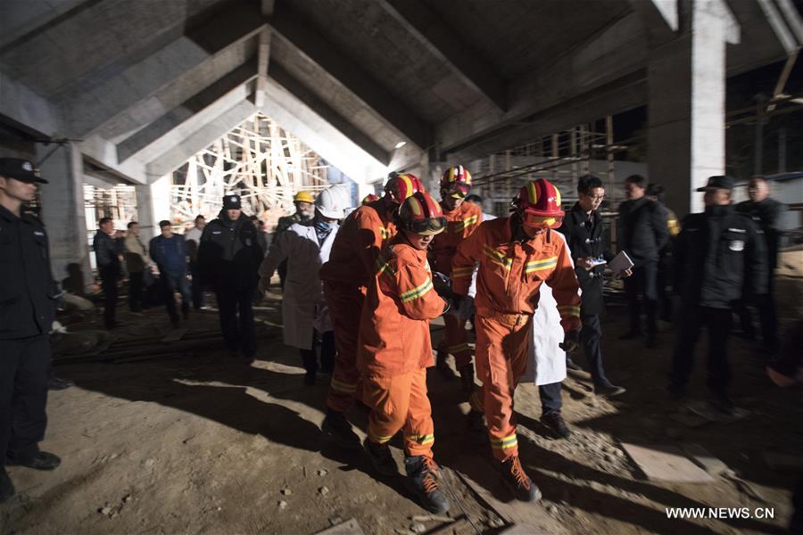 （突发事件·后续）（4）湖北麻城一建筑工地脚手架垮塌致多人死伤 8名涉事责任人被公安机关控制 