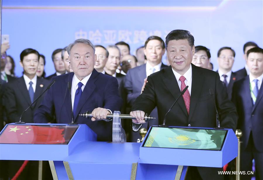 （时政）（1）习近平同哈萨克斯坦总统纳扎尔巴耶夫共同参观阿斯塔纳专项世博会中国国家馆 并出席中哈亚欧跨境运输视频连线仪式