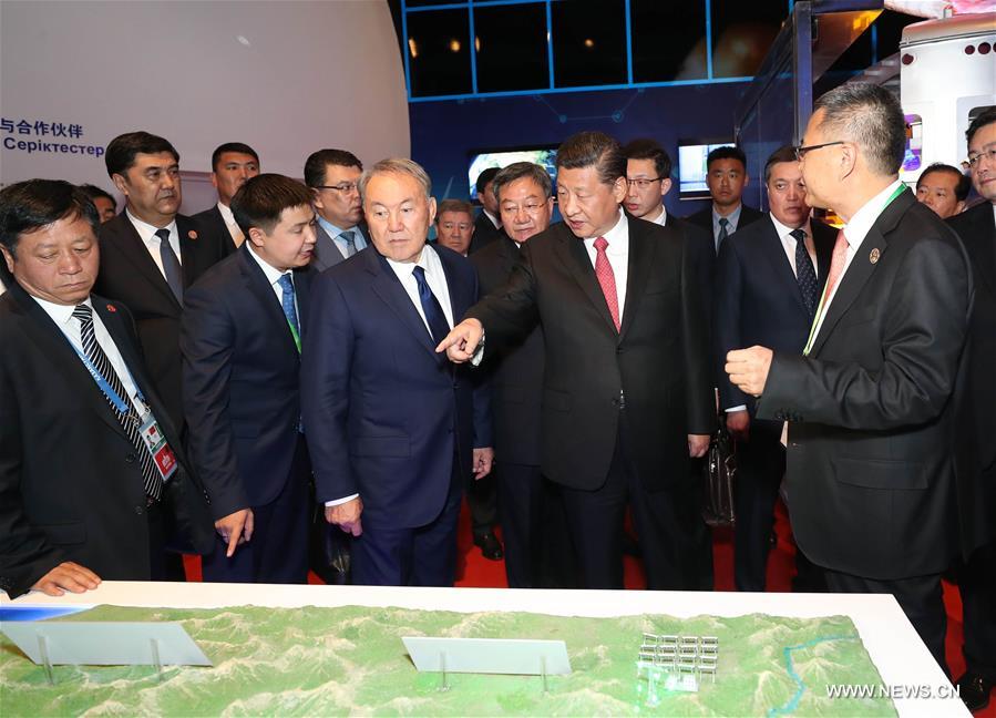 （时政）（2）习近平同哈萨克斯坦总统纳扎尔巴耶夫共同参观阿斯塔纳专项世博会中国国家馆 并出席中哈亚欧跨境运输视频连线仪式