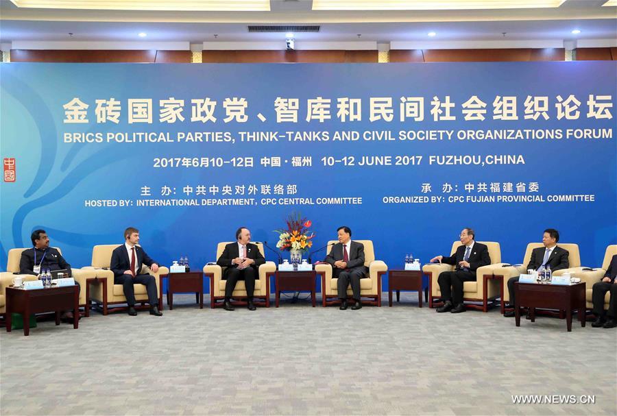（XHDW）刘云山出席金砖国家政党、智库和民间社会组织论坛并发表主旨讲话