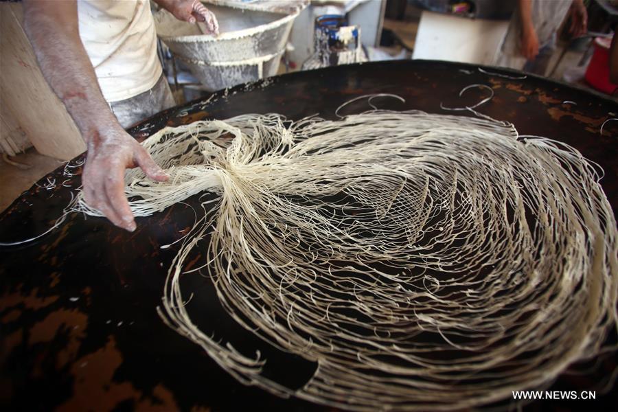 EGYPT-GIZA-TRADITIONAL DESSERT