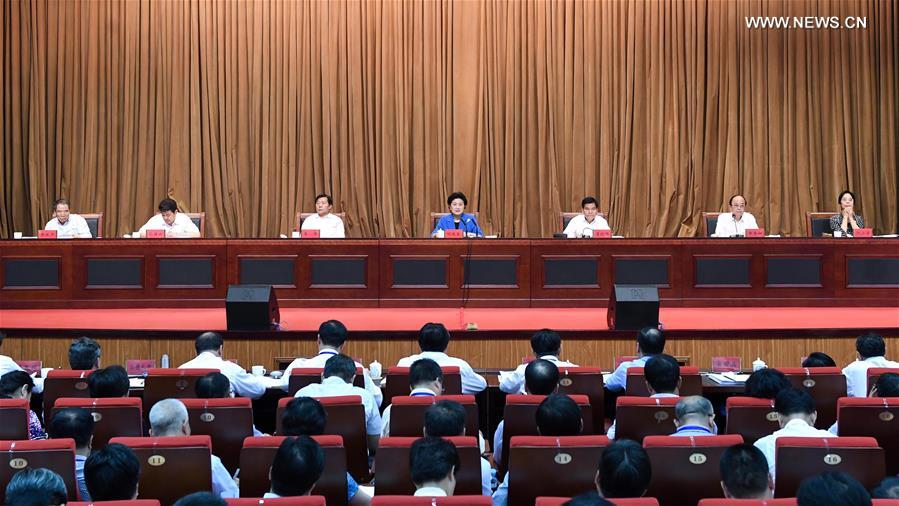 （XHDW）（1）刘延东在内蒙古出席会议并考察