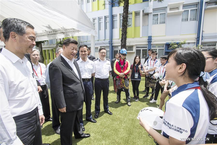 （XHDW）(2)习近平考察香港少年警讯永久活动中心暨青少年综合训练营