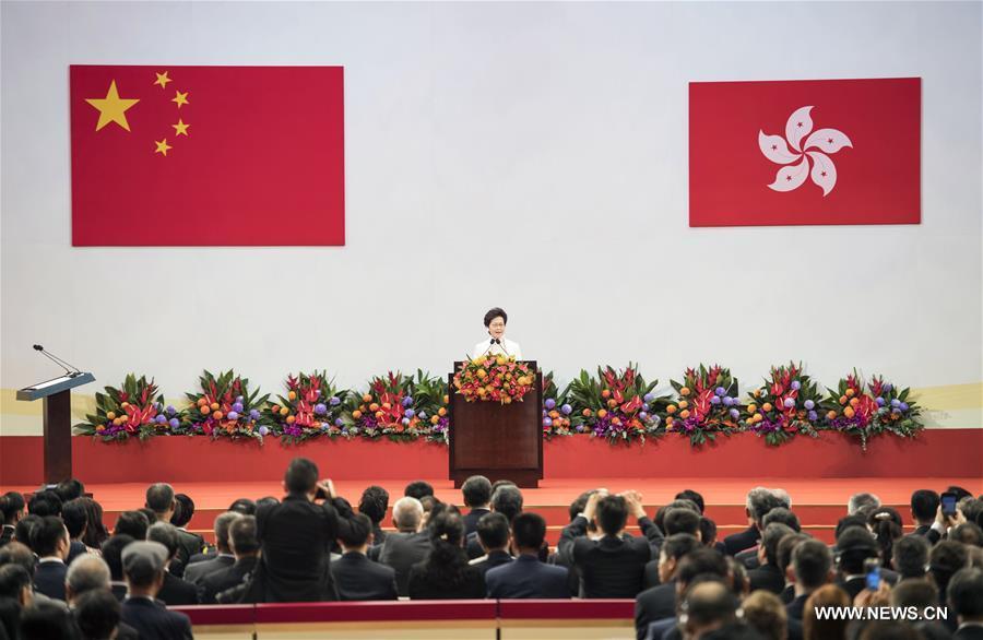 الصورة: الرئيسة التنفيذية الجديدة لمنطقة هونغ كونغ الإدارية الخاصة تؤدي اليمين