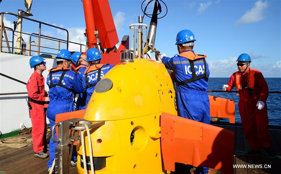 （科技）（2）“探索”号自治式水下机器人在南海开展首次试验性应用