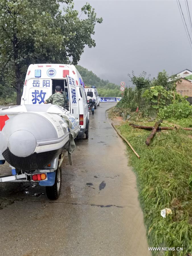 （社会）（3）湖南岳阳县张谷英镇遭洪水袭击
