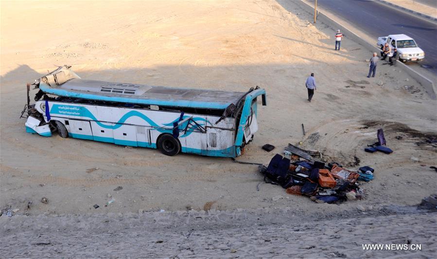 （国际）（1）埃及汽车相撞事故造成至少14人死亡