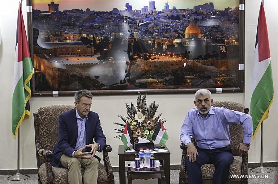 الصورة: رئيس اللجنة الدولية للصليب الأحمر يلتقي رئيس حركة حماس في غزة