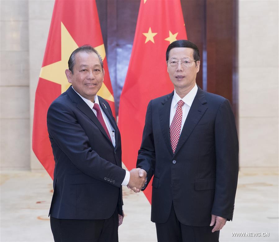 （时政）张高丽会见越南常务副总理张和平