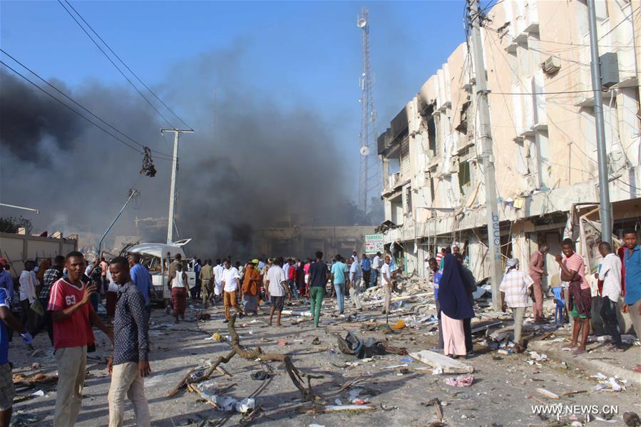 （国际）（2）索马里首都一酒店附近发生汽车炸弹袭击 至少40人死亡