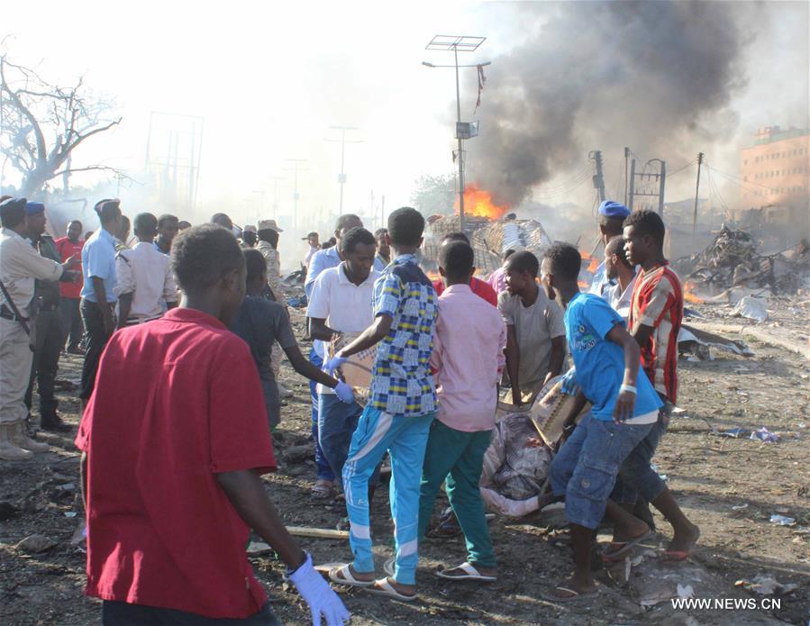（国际）（3）索马里首都一酒店附近发生汽车炸弹袭击 至少40人死亡