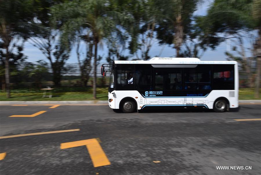 الصورة: بدء التشغيل التجريبي للحافلات ذاتية القيادة في شنتشن