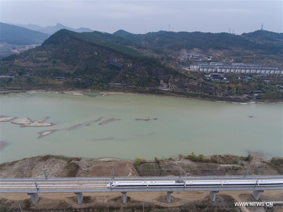 （经济）（14）西安至成都高速铁路全线开通