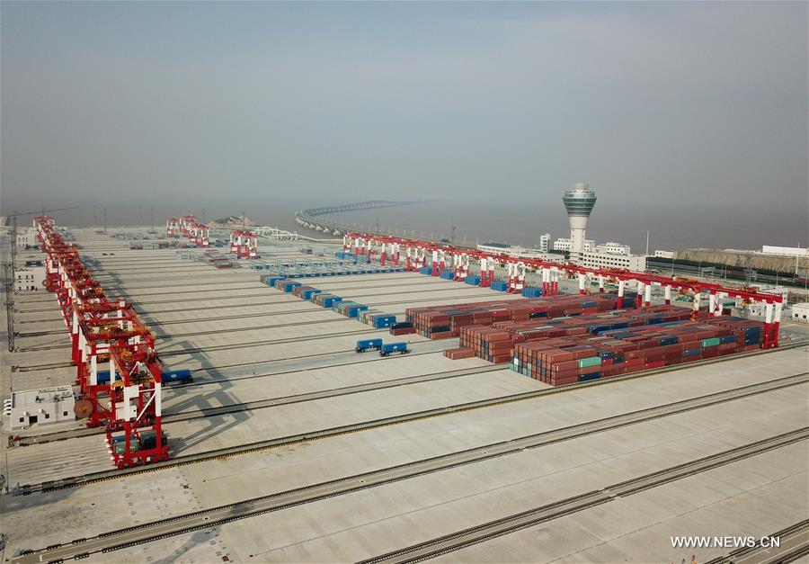 （经济）（4）上海洋山深水港四期自动化码头开港试生产