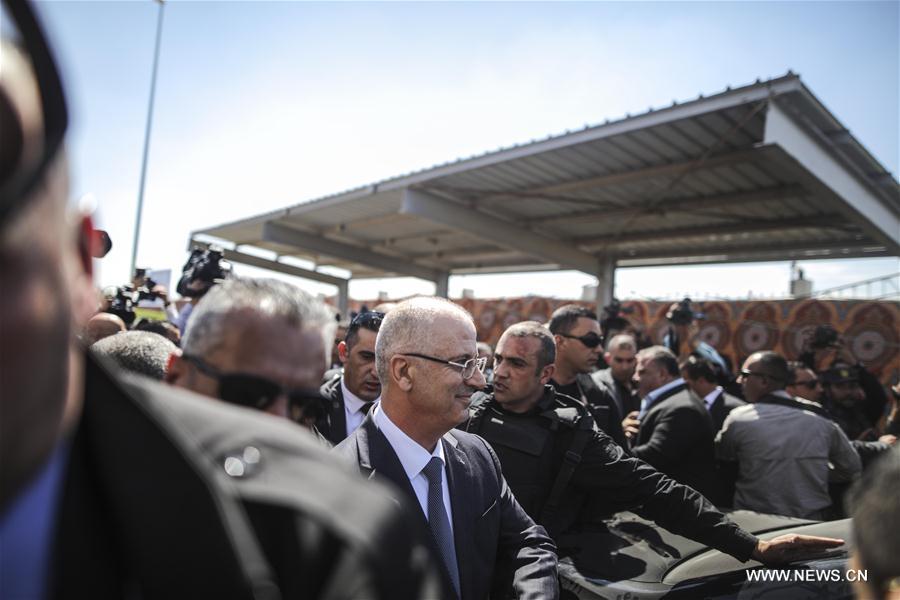 الصورة:  نجاة رئيس الوزراء الفلسطيني من محاولة اغتيال في غزة