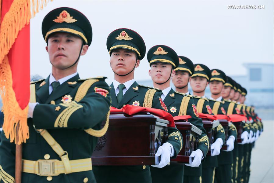（国际）（1）中韩举行第五批在韩中国人民志愿军烈士遗骸交接仪式