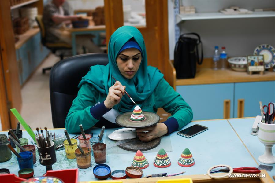 الصورة: جمعية "أطفالنا" تقدم خدماتها للصمّ في غزة