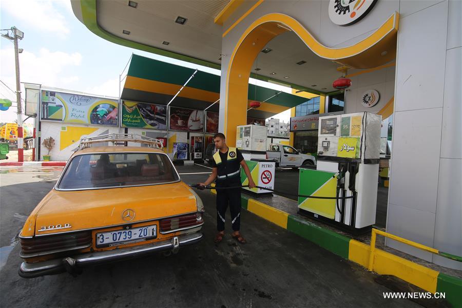 الصورة: أزمة الوقود في قطاع غزة 