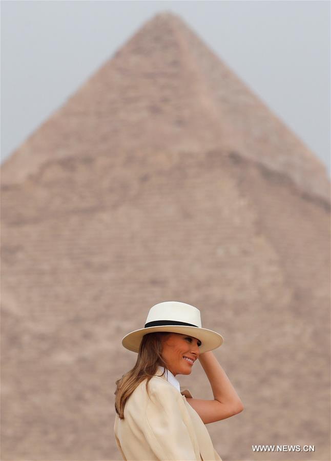 ميلانيا ترامب تزور الأهرام في مصر