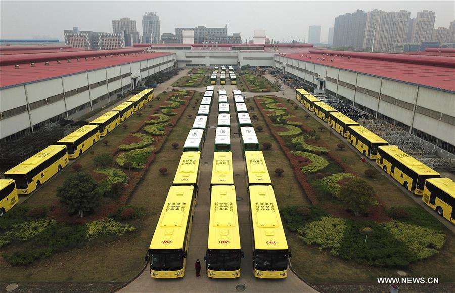 الصورة: الصين تصدر حافلات ركاب إلى السعودية 