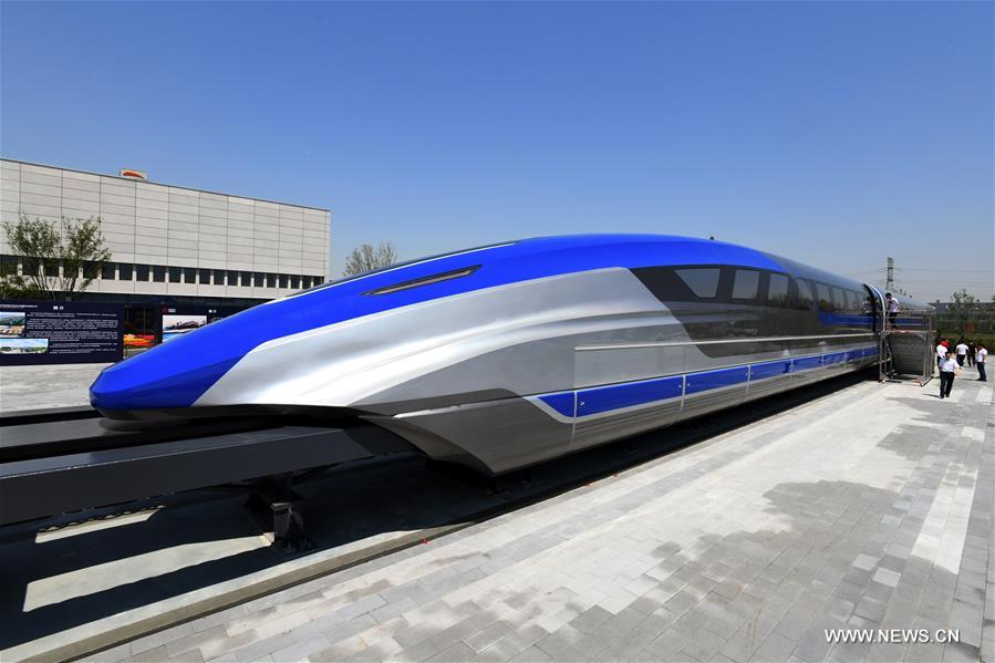 الصورة: الصين تكشف عن النموذج الأول لقطار مغناطيسي سرعته 600 كيلومتر في الساعة