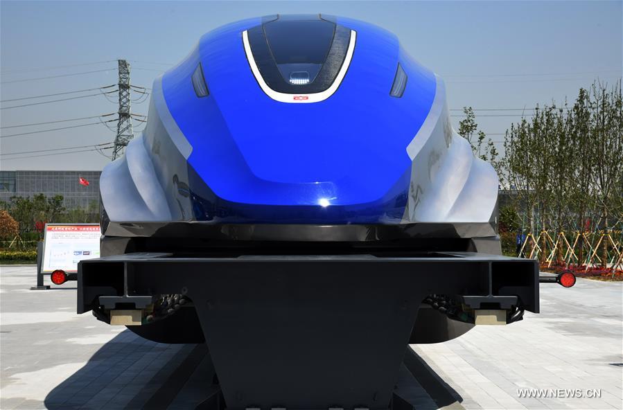 الصورة: الصين تكشف عن النموذج الأول لقطار مغناطيسي سرعته 600 كيلومتر في الساعة