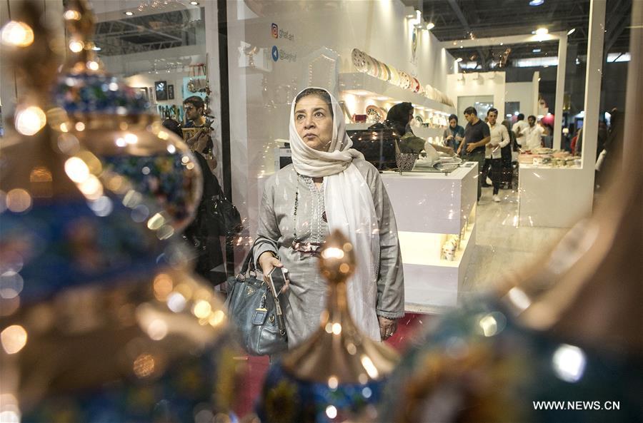 الصورة: معرض للمشغولات اليدوية في طهران