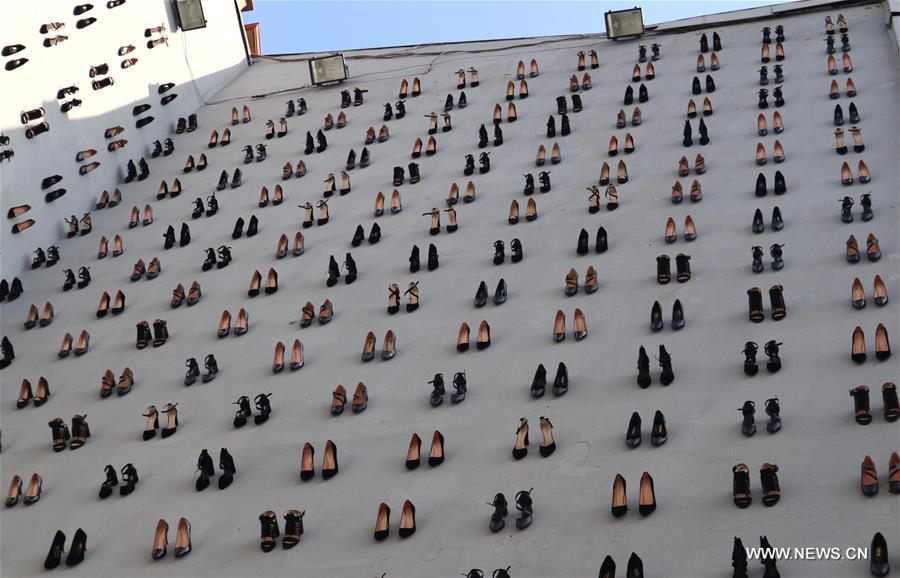 （国际）（4）伊斯坦布尔“高跟鞋墙”呼吁保护妇女权益