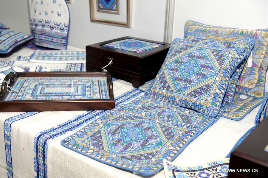 تحقيق إخباري إقامة معرض تراثي فلسطيني بالكويت لدعم التعليم والمرأة الفلسطينية