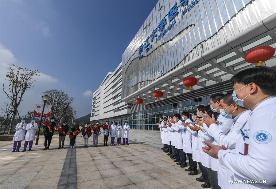 الصورة: ٧ متعافين من فيروس كورونا الجديد يغادرون المستشفى بشرقي الصين