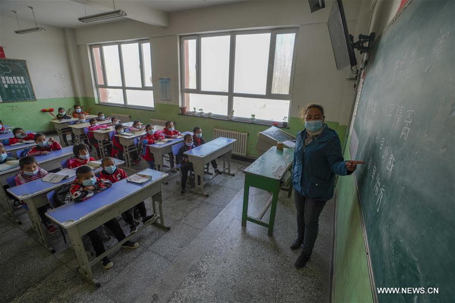 الصورة: استئناف فتح المدارس في شينجيانغ